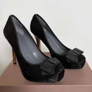 Rosegold Black Calf Hair Pumps